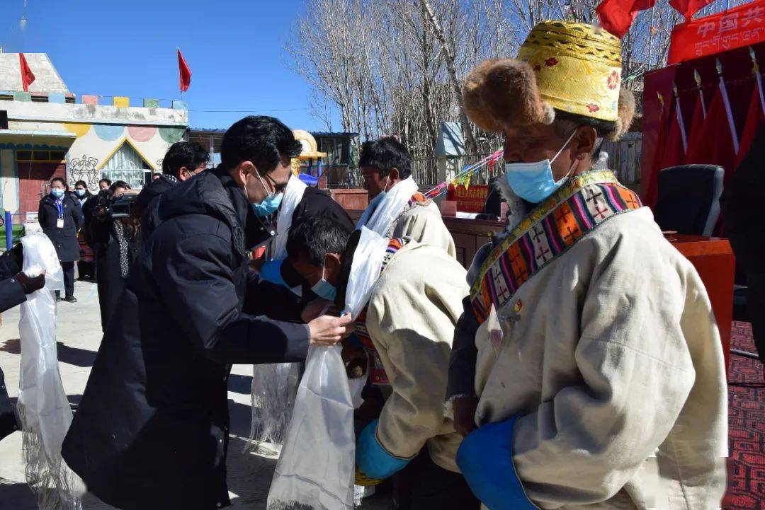 嘎白村新任领导，时代先锋引领乡村发展之路